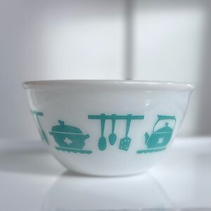 Vintage Hazel Atlas mixing bowl